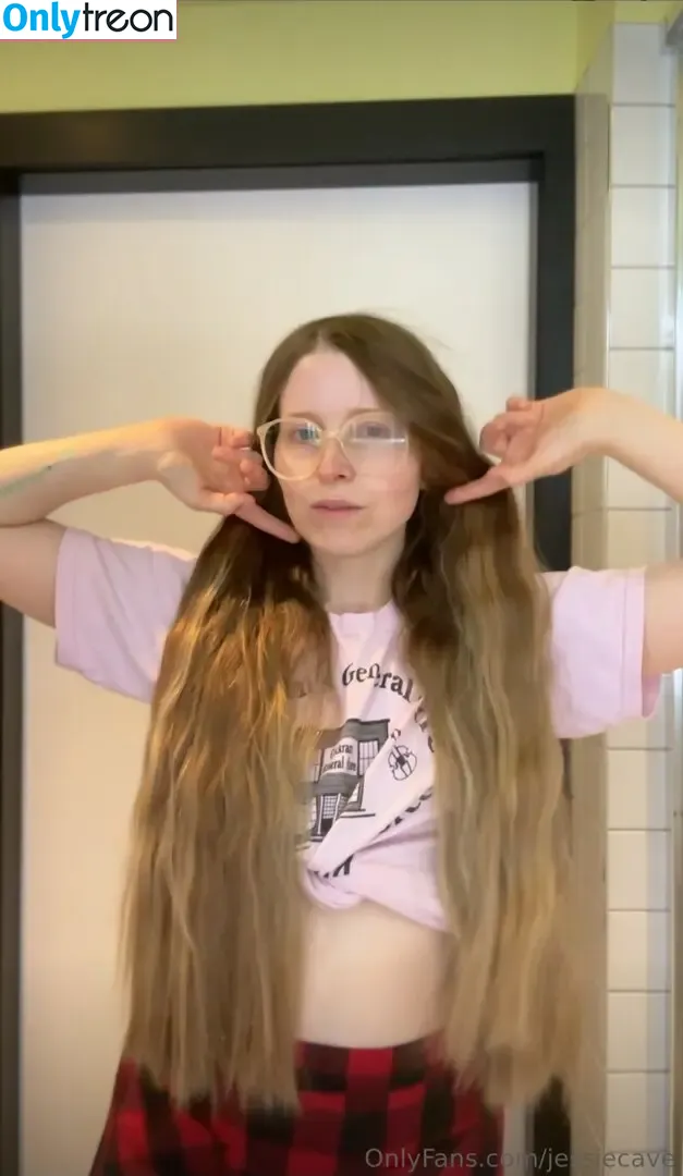 Jessie Cave nude photo #0113 (jessiecave)