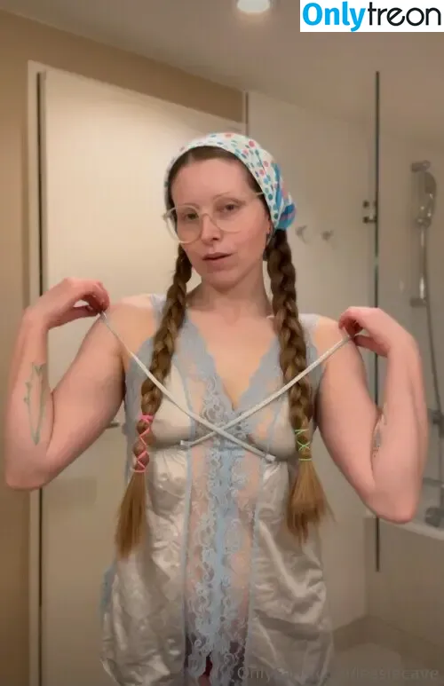 Jessie Cave nude photo #0118 (jessiecave)