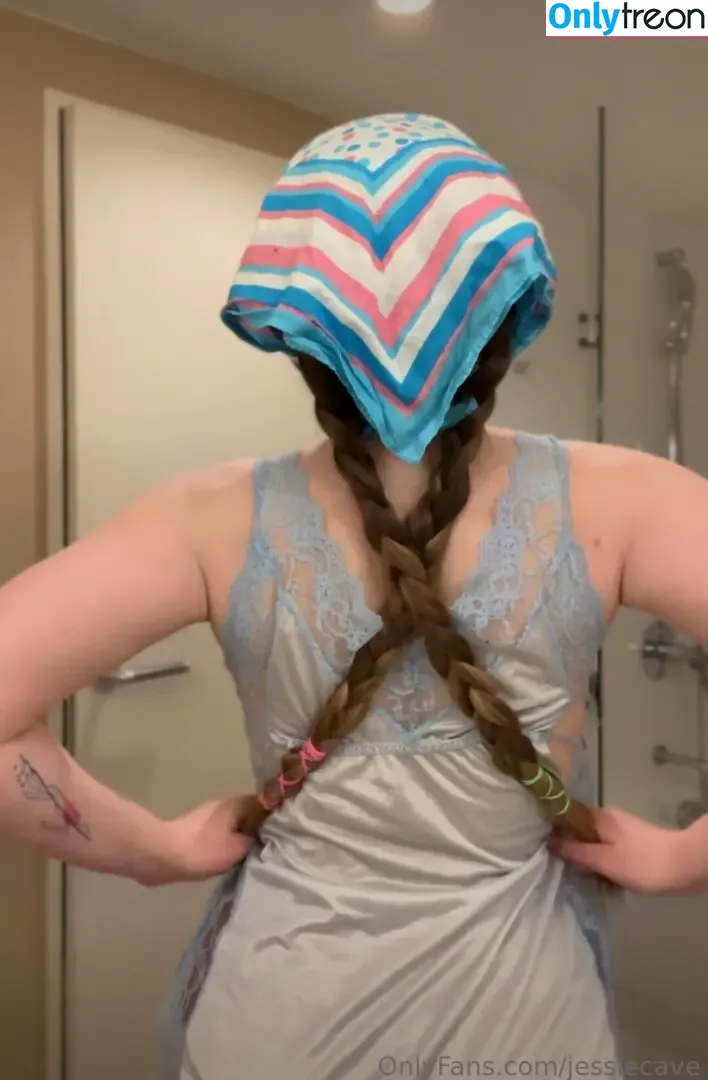 Jessie Cave nude photo #0123 (jessiecave)