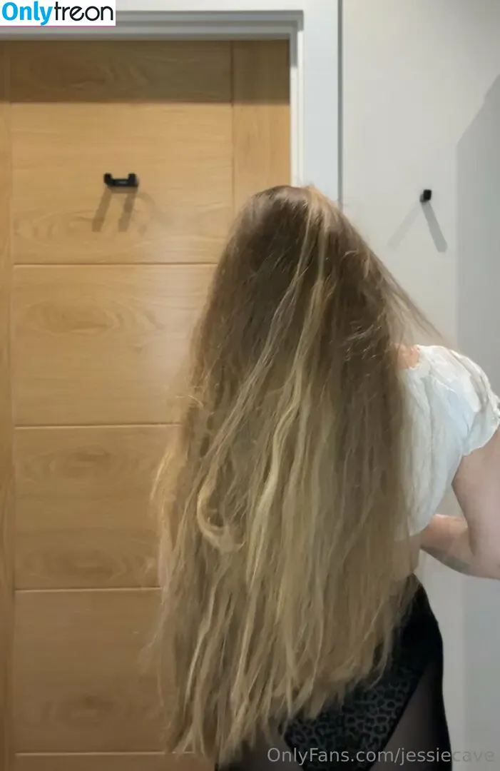 Jessie Cave nude photo #0127 (jessiecave)
