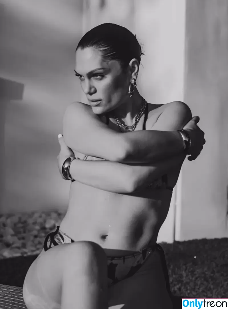Jessie J nude photo #0281 (jessie-j / jessiej)