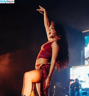 Jessie Reyez / jessie.reyes21 / jessiereyez nude photo #0085