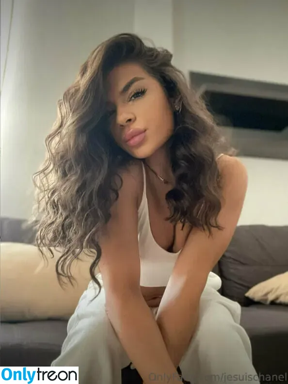 jesuischanel nude photo #0066 (jesuischanel)