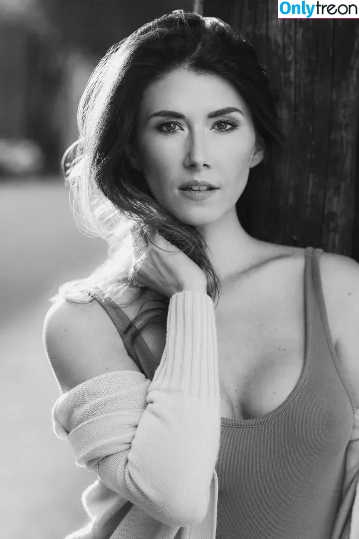 Jewel Staite nude photo #0044 (JewelStaite)