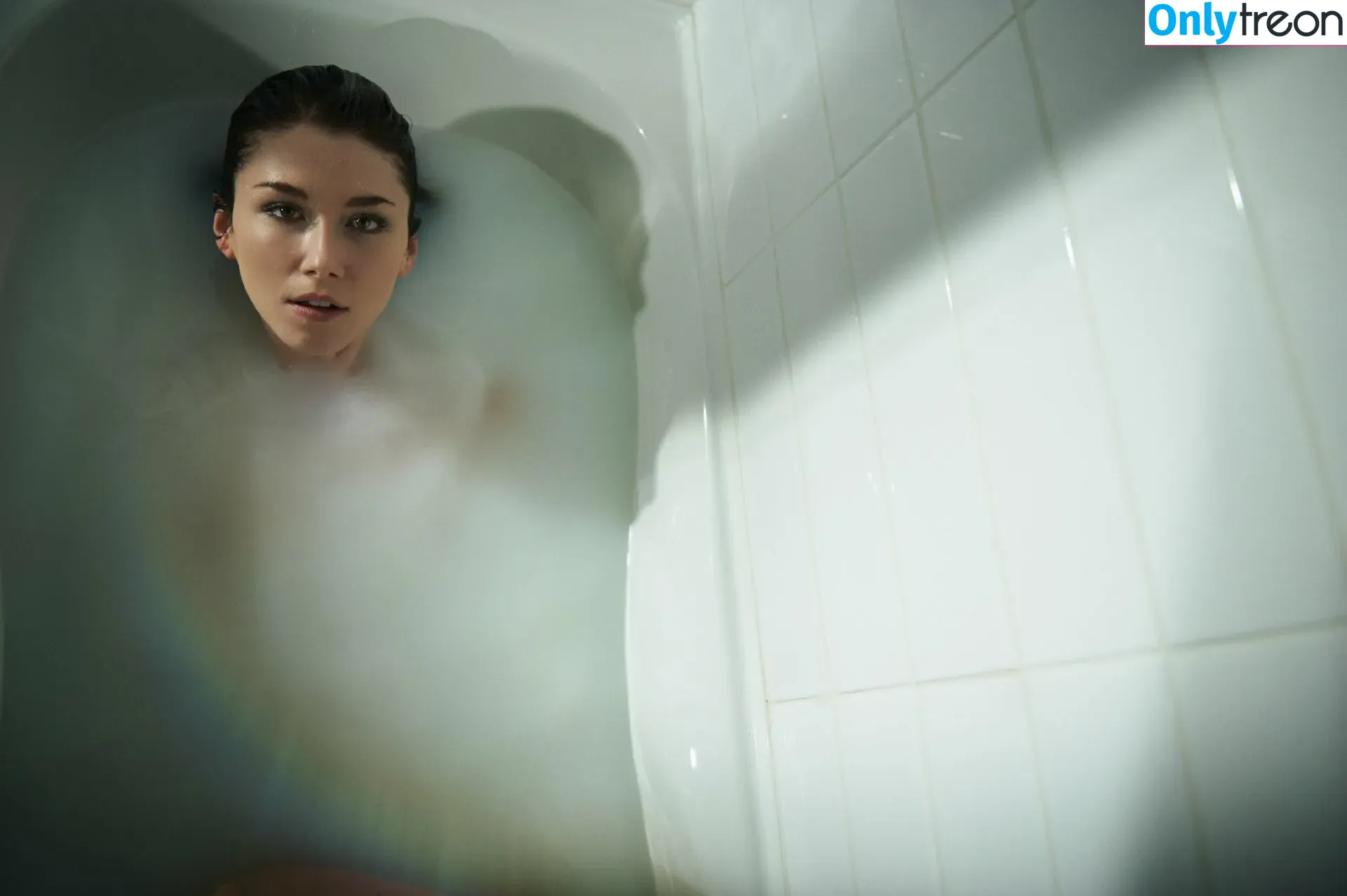Jewel Staite nude photo #0092 (JewelStaite)