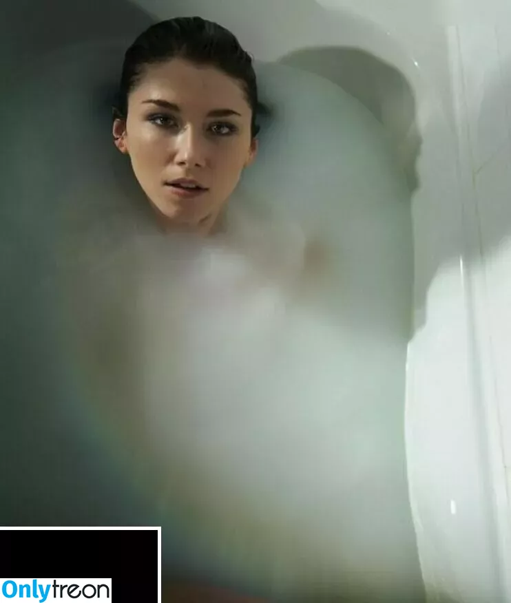 Jewel Staite nude photo #0287 (JewelStaite)