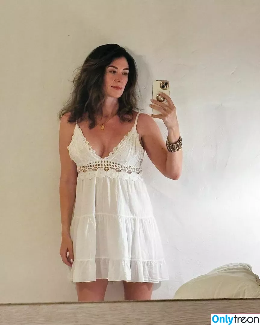 Jewel Staite nude photo #0356 (JewelStaite)