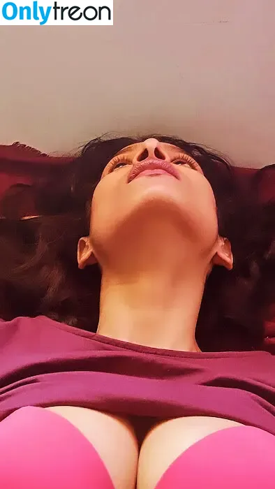 Jikki Nair nude photo #0024 (ineffableimpressions)