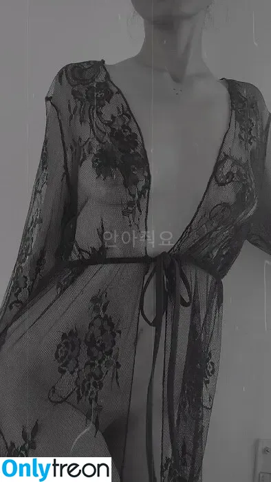 Jikki Nair nude photo #0062 (ineffableimpressions)