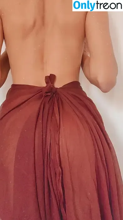 Jikki Nair nude photo #0142 (ineffableimpressions)