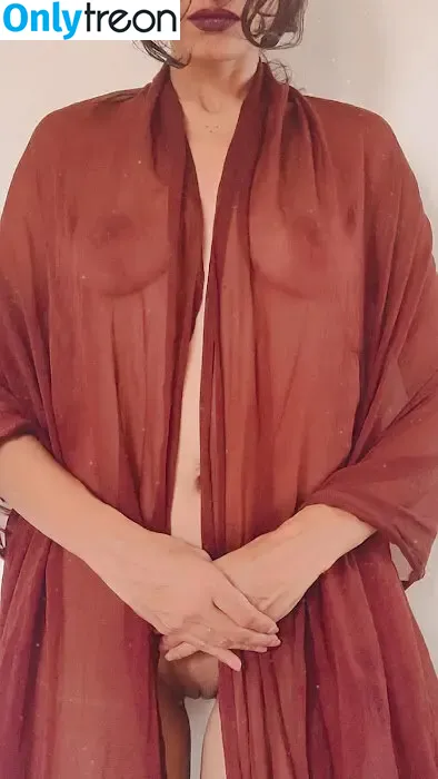Jikki Nair nude photo #0148 (ineffableimpressions)