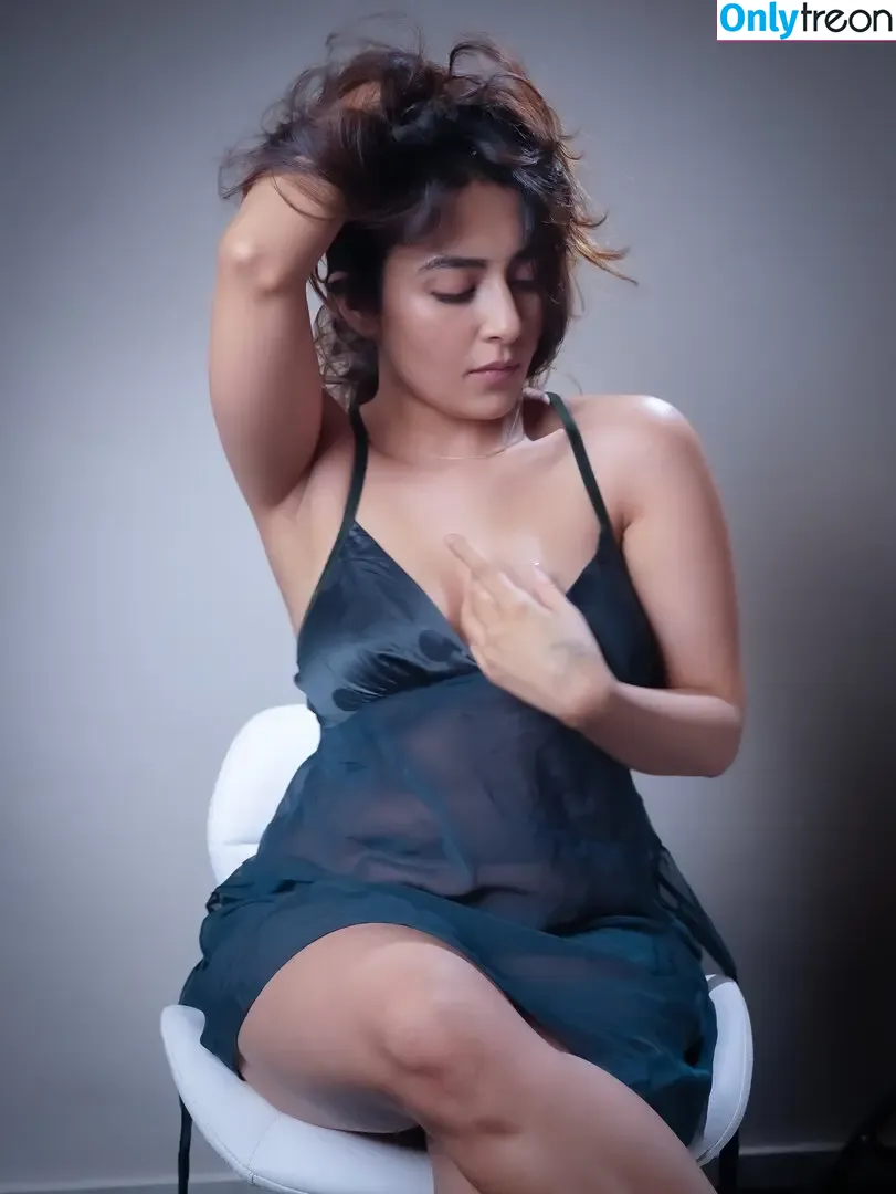 Jinal Joshi nude photo #0092 (jinal.j.j)