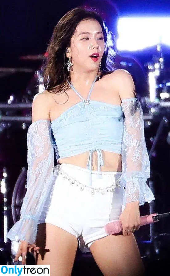 Jisoo nude photo #0027 (BLACKPINK / qenshizu / sooyaaa__)
