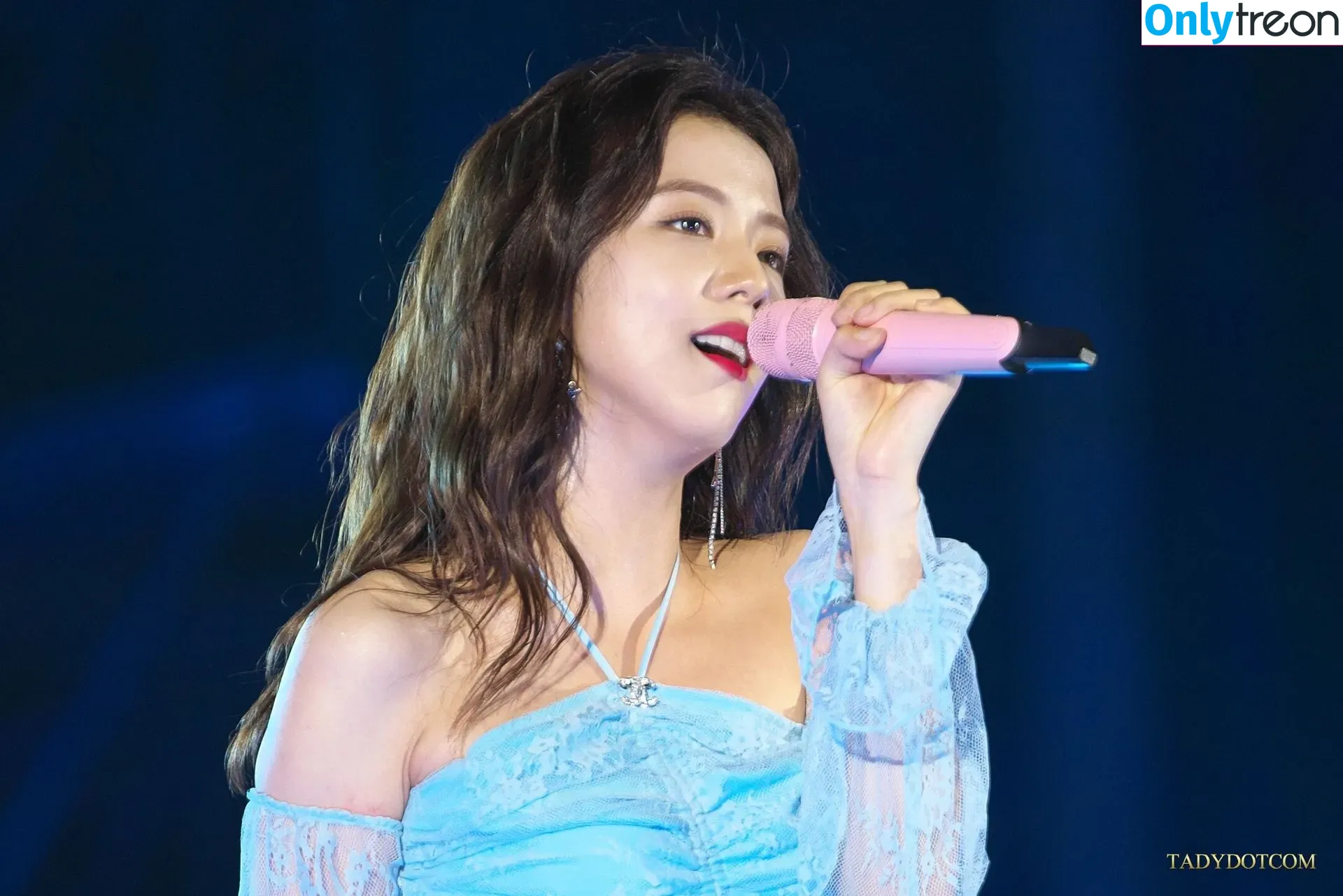 Jisoo nude photo #0032 (BLACKPINK / qenshizu / sooyaaa__)