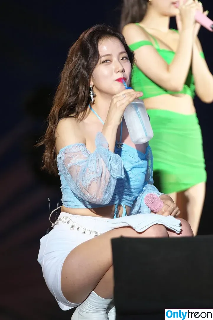 Jisoo nude photo #0035 (BLACKPINK / qenshizu / sooyaaa__)