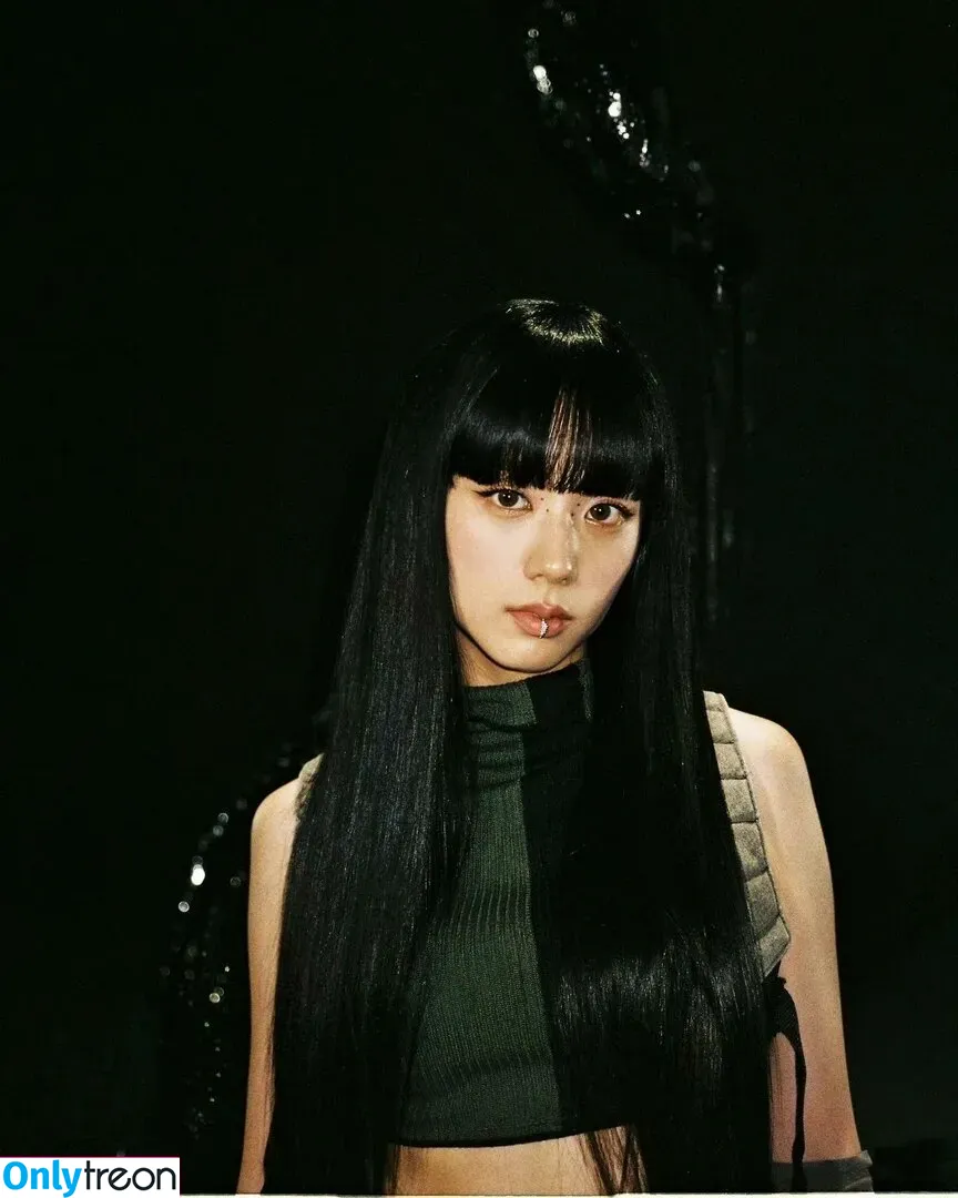 Jisoo nude photo #0082 (BLACKPINK / qenshizu / sooyaaa__)