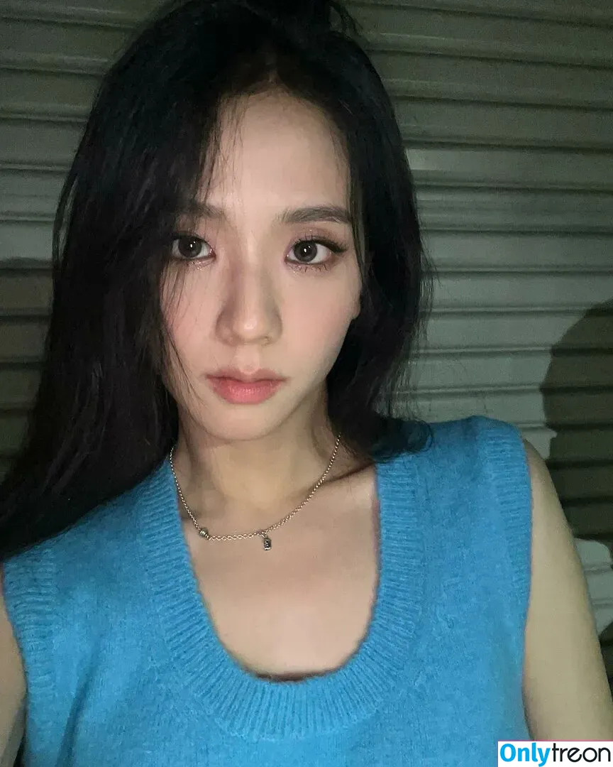 Jisoo nude photo #0119 (BLACKPINK / qenshizu / sooyaaa__)