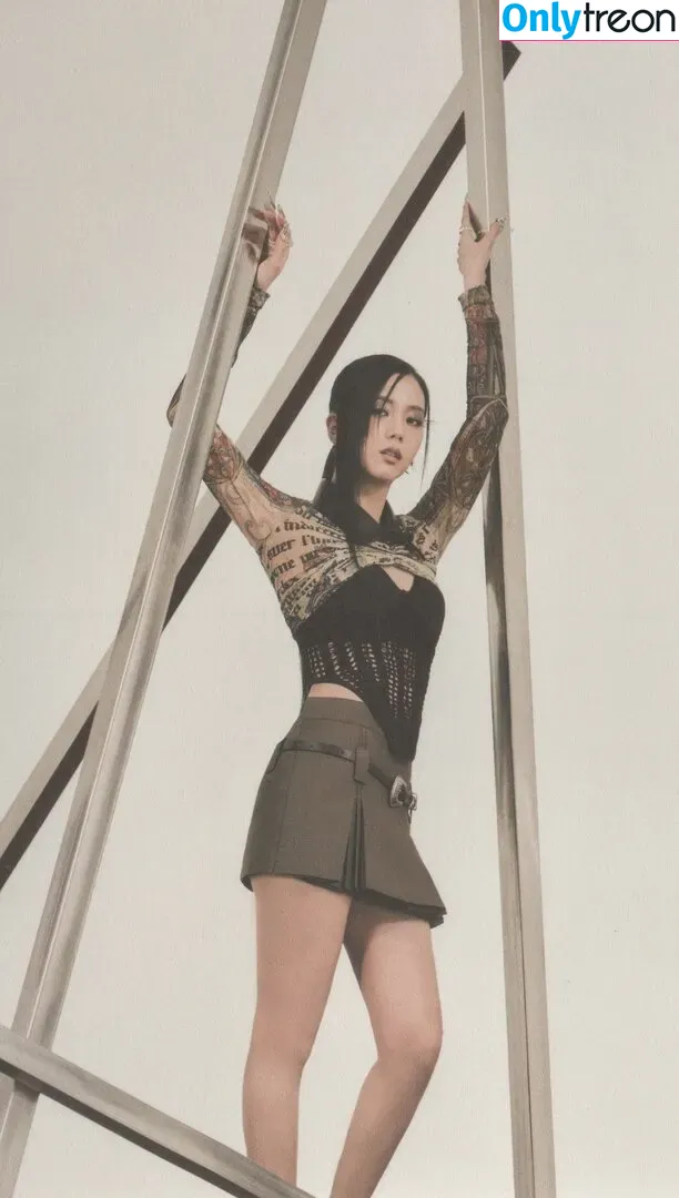 Jisoo nude photo #0123 (BLACKPINK / qenshizu / sooyaaa__)