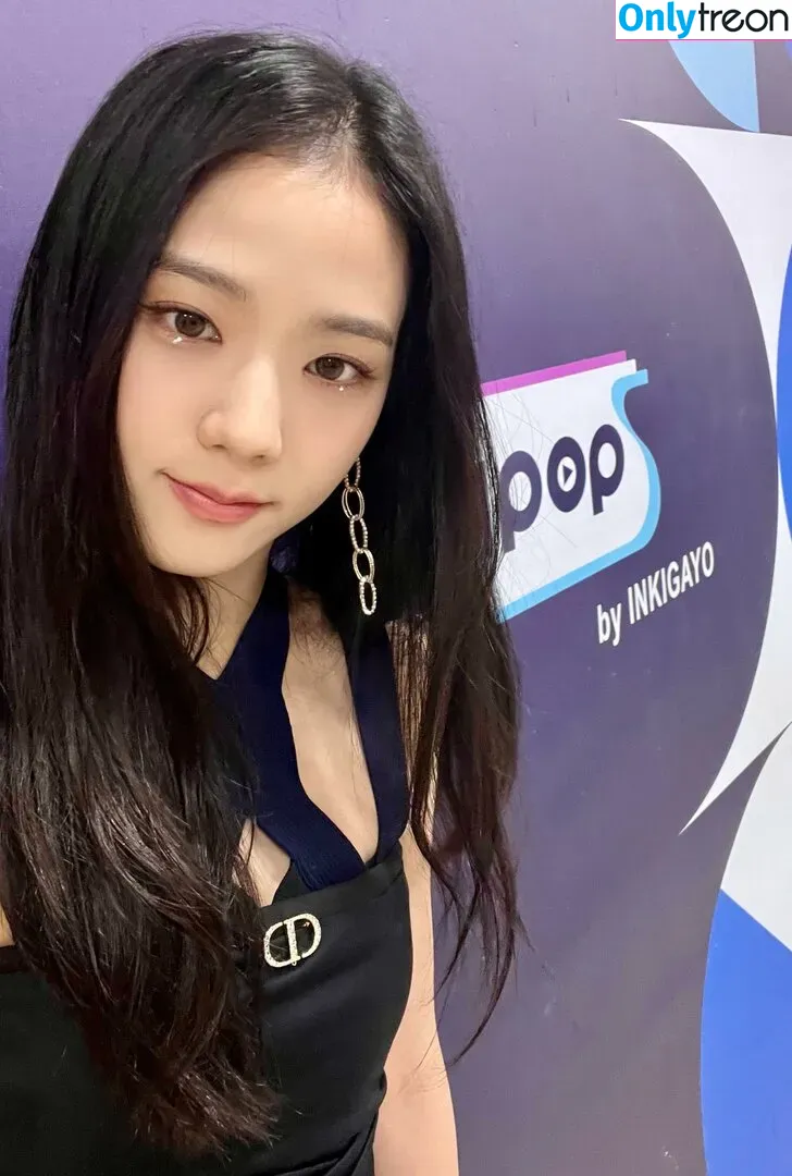 Jisoo nude photo #0126 (BLACKPINK / qenshizu / sooyaaa__)
