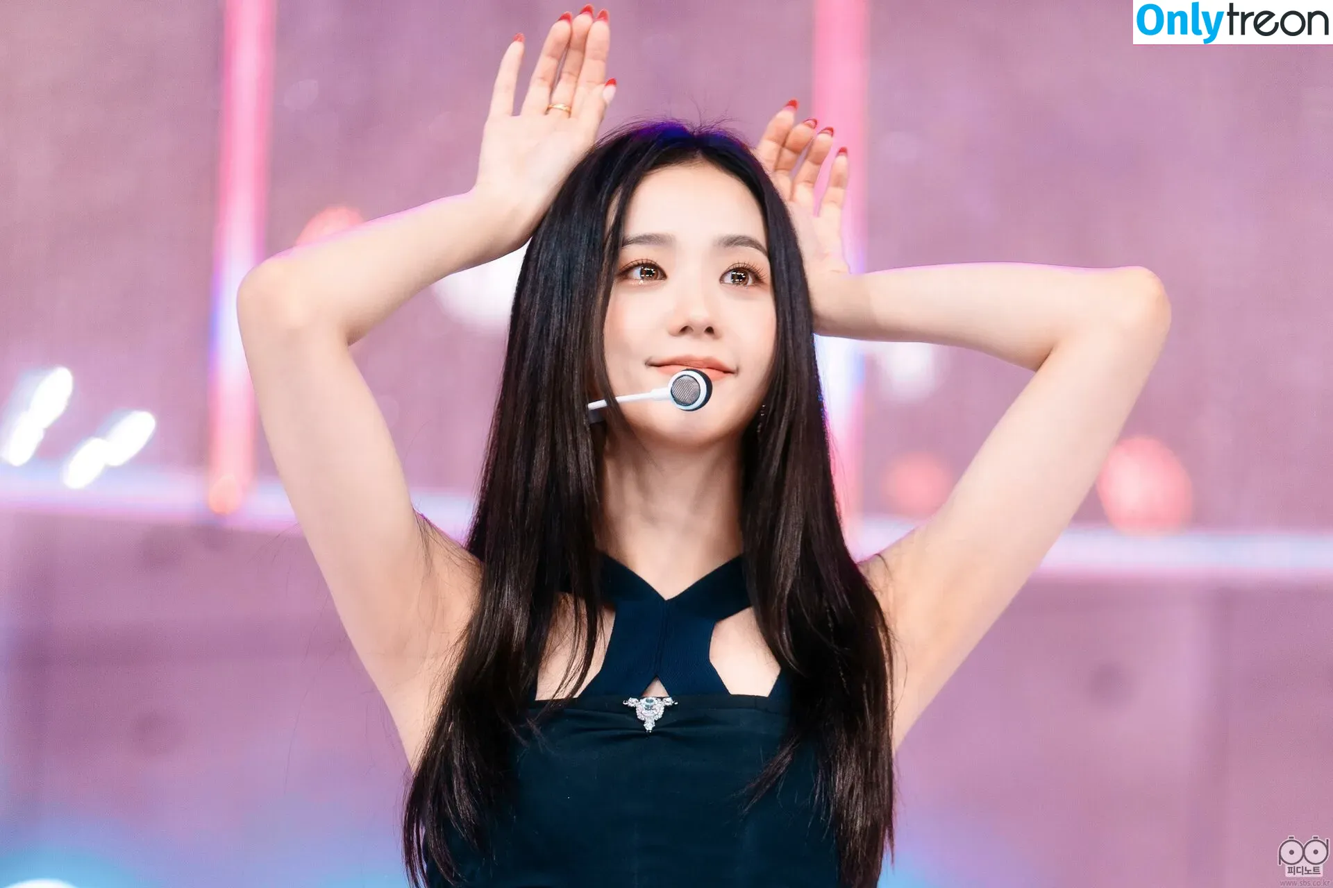 Jisoo nude photo #0138 (BLACKPINK / qenshizu / sooyaaa__)