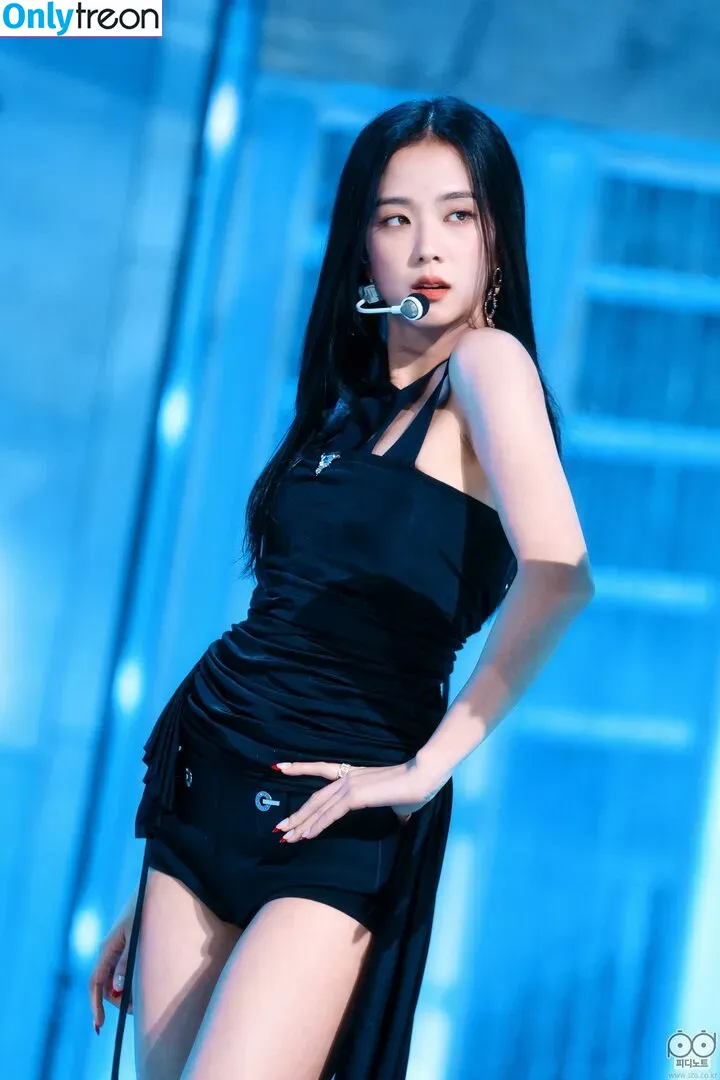 Jisoo nude photo #0142 (BLACKPINK / qenshizu / sooyaaa__)