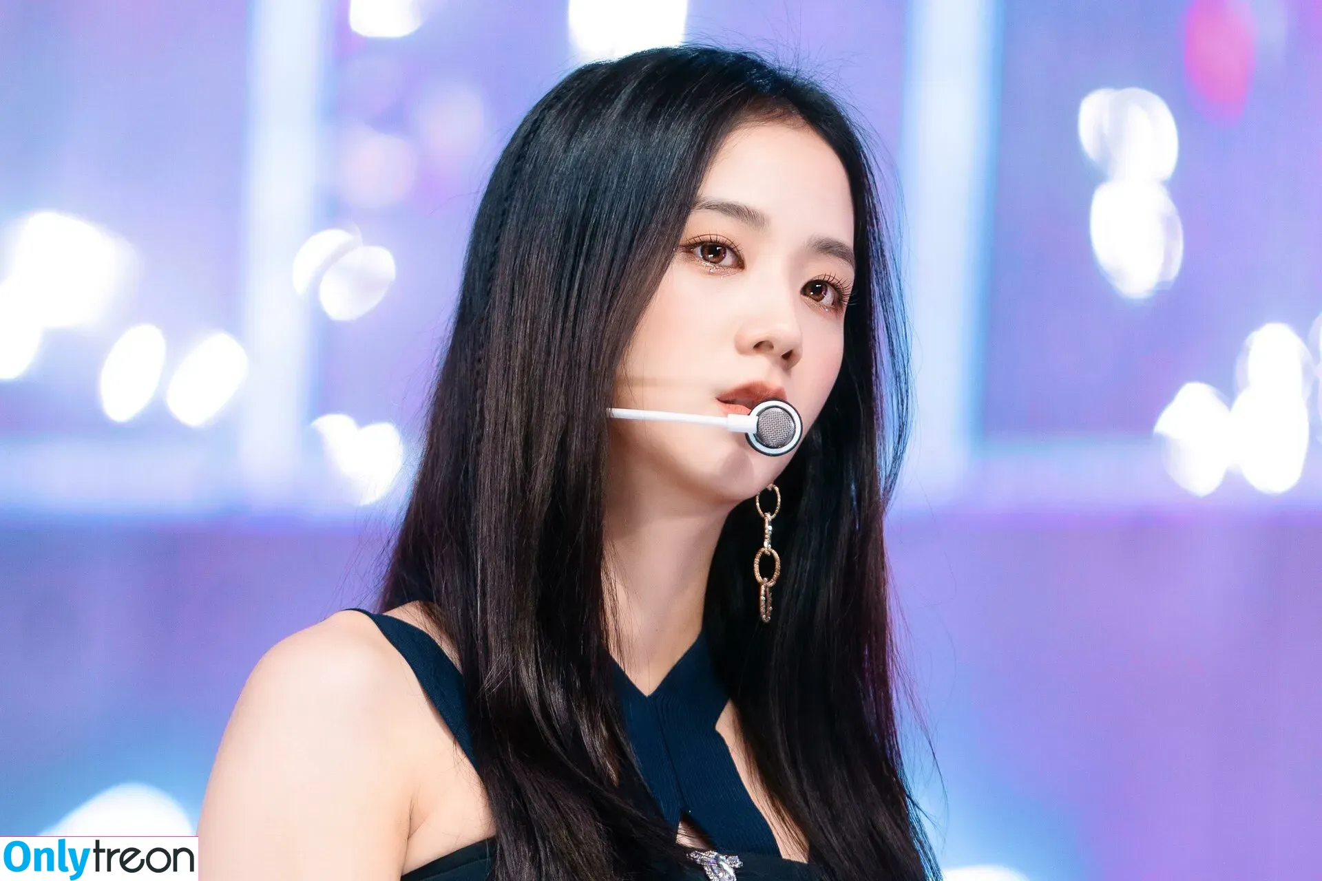 Jisoo nude photo #0180 (BLACKPINK / qenshizu / sooyaaa__)