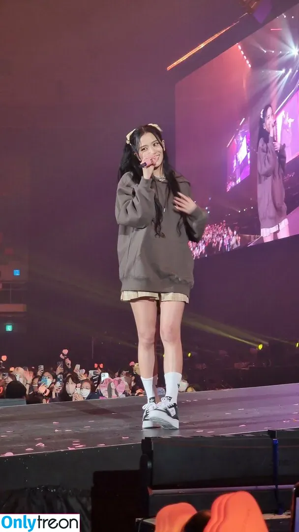 Jisoo nude photo #0186 (BLACKPINK / qenshizu / sooyaaa__)