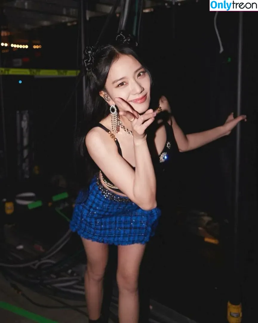 Jisoo nude photo #0190 (BLACKPINK / qenshizu / sooyaaa__)