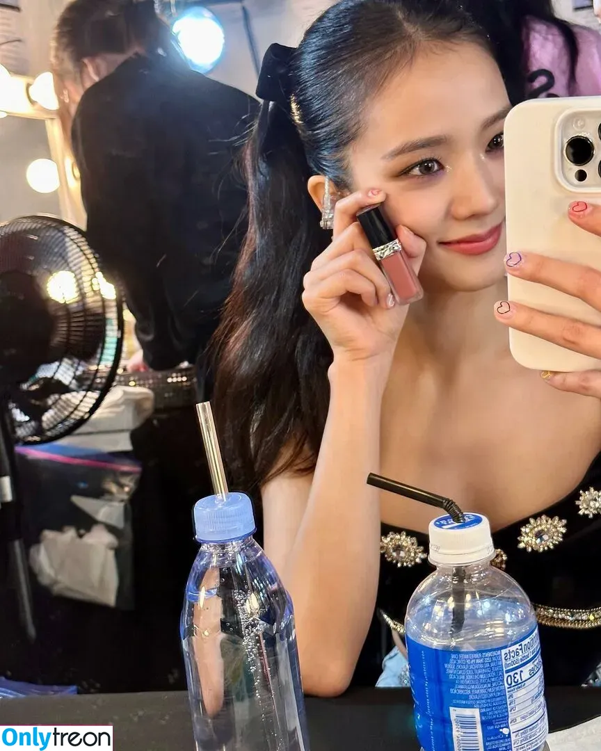 Jisoo nude photo #0193 (BLACKPINK / qenshizu / sooyaaa__)