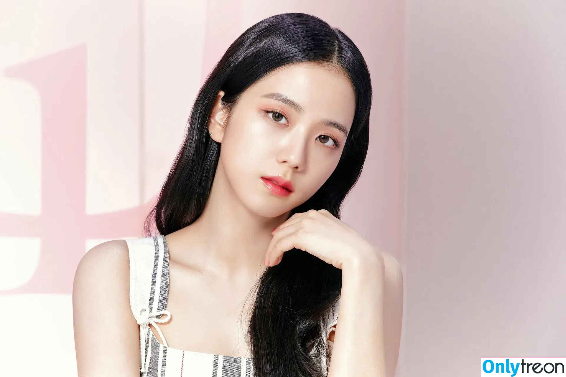 Jisoo nude photo #0230 (BLACKPINK / qenshizu / sooyaaa__)