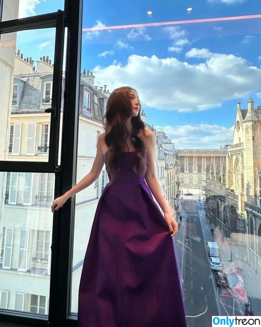 Jisoo nude photo #0244 (BLACKPINK / qenshizu / sooyaaa__)