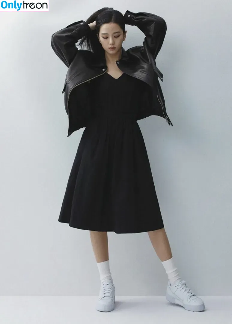 Jisoo nude photo #0249 (BLACKPINK / qenshizu / sooyaaa__)