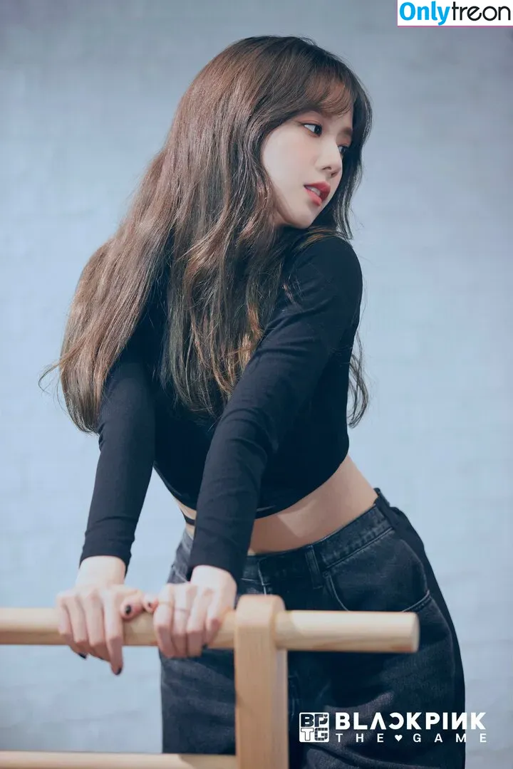 Jisoo nude photo #0279 (BLACKPINK / qenshizu / sooyaaa__)