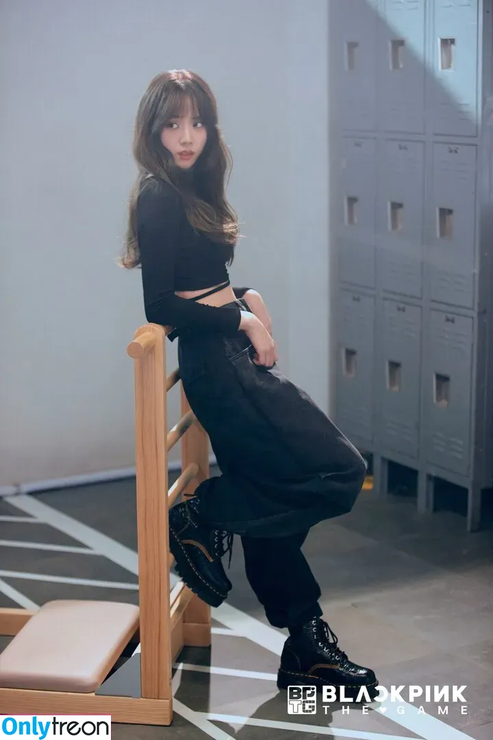 Jisoo nude photo #0280 (BLACKPINK / qenshizu / sooyaaa__)
