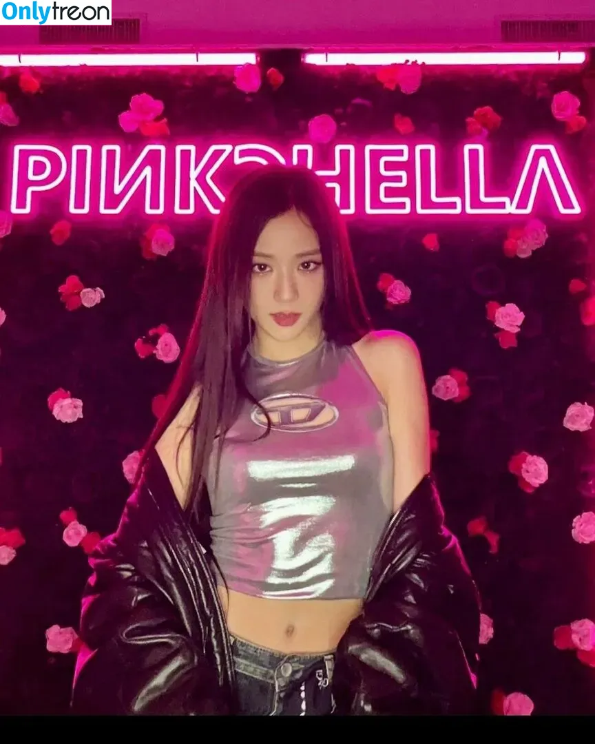 Jisoo nude photo #0299 (BLACKPINK / qenshizu / sooyaaa__)
