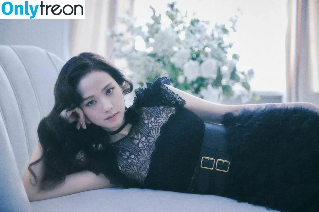 Jisoo nude photo #0306 (BLACKPINK / qenshizu / sooyaaa__)