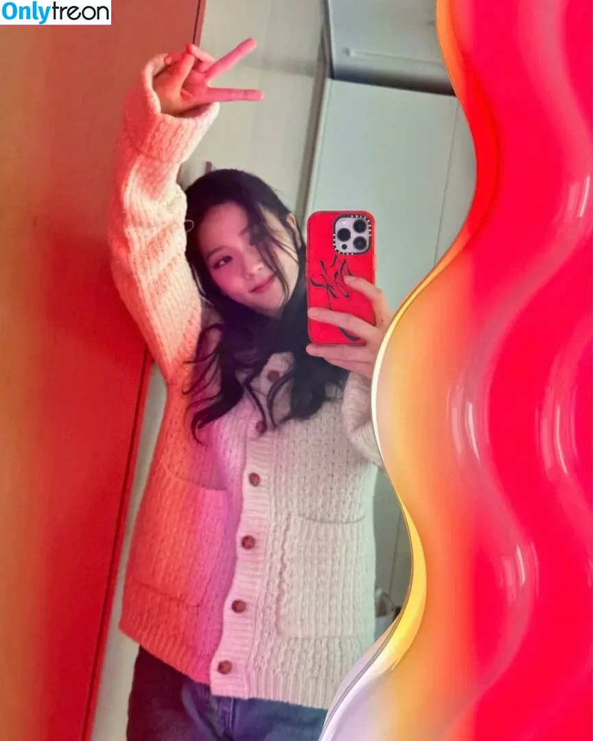 Jisoo nude photo #0307 (BLACKPINK / qenshizu / sooyaaa__)