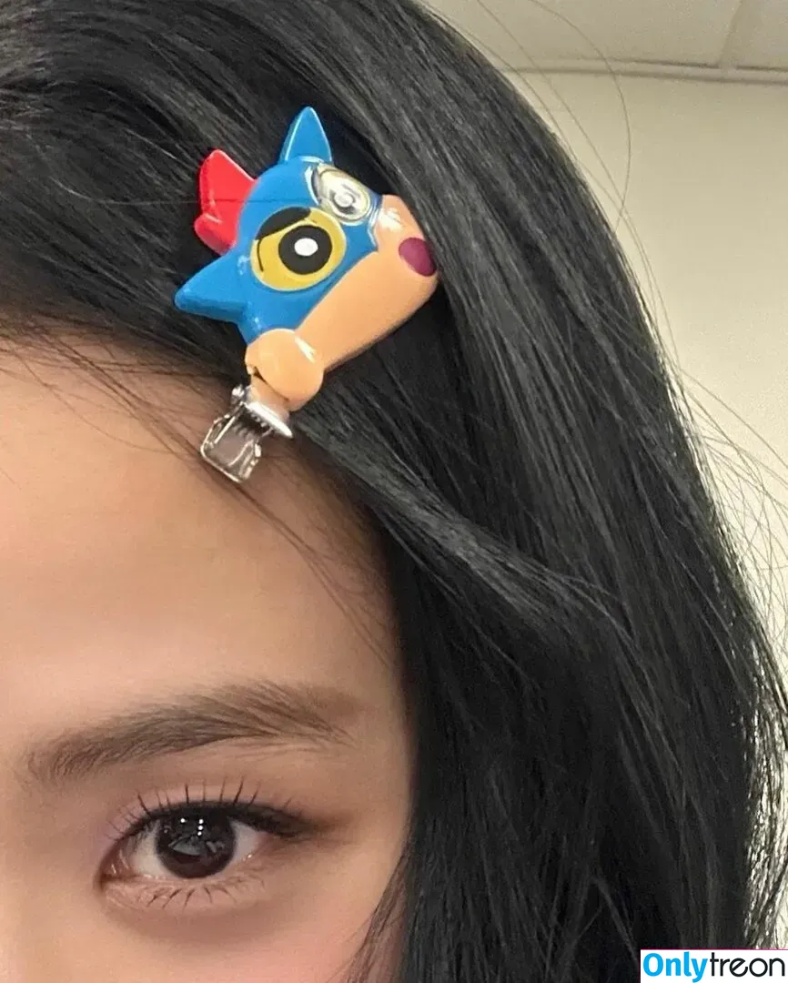 Jisoo nude photo #0311 (BLACKPINK / qenshizu / sooyaaa__)