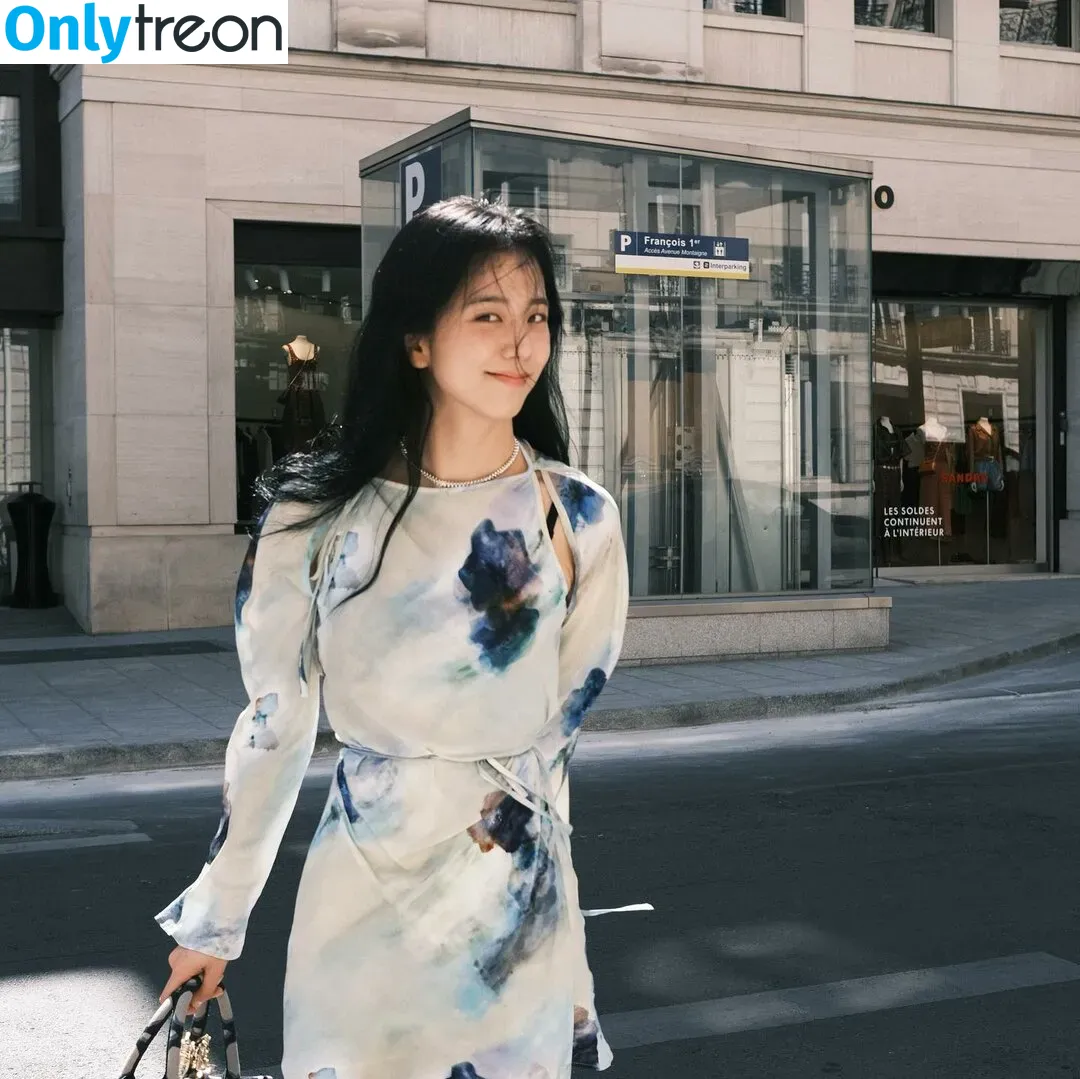 Jisoo nude photo #0334 (BLACKPINK / qenshizu / sooyaaa__)