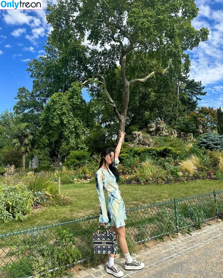 Jisoo nude photo #0341 (BLACKPINK / qenshizu / sooyaaa__)