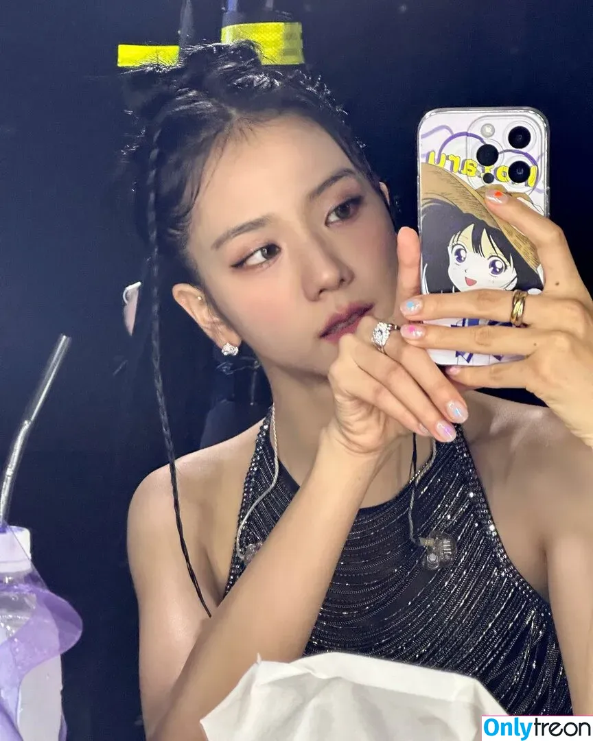 Jisoo nude photo #0343 (BLACKPINK / qenshizu / sooyaaa__)