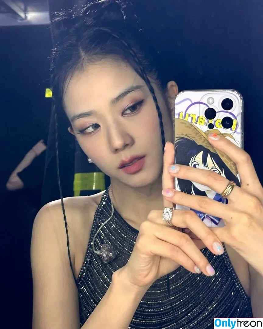 Jisoo nude photo #0344 (BLACKPINK / qenshizu / sooyaaa__)