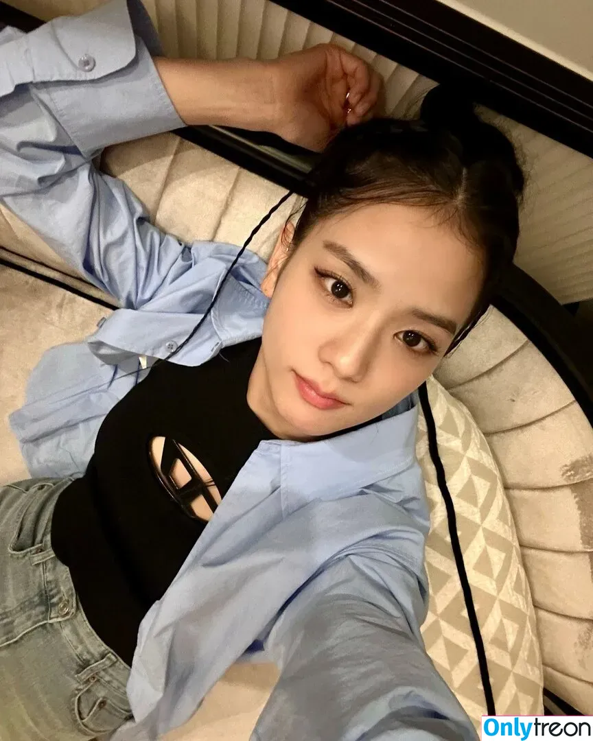 Jisoo nude photo #0346 (BLACKPINK / qenshizu / sooyaaa__)
