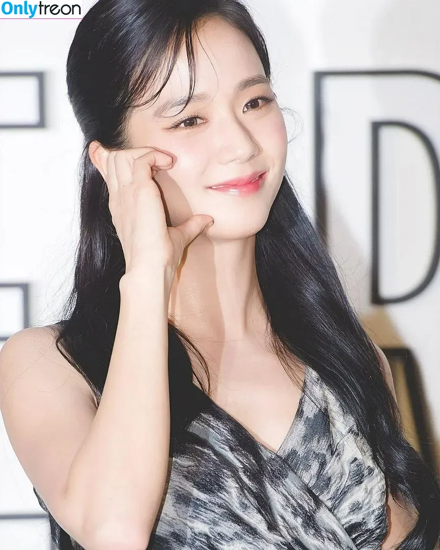 Jisoo nude photo #0373 (BLACKPINK / qenshizu / sooyaaa__)