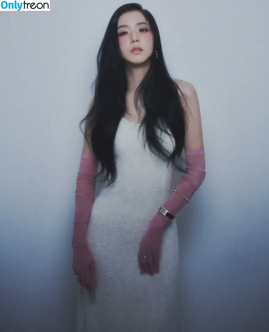 Jisoo nude photo #0392 (BLACKPINK / qenshizu / sooyaaa__)