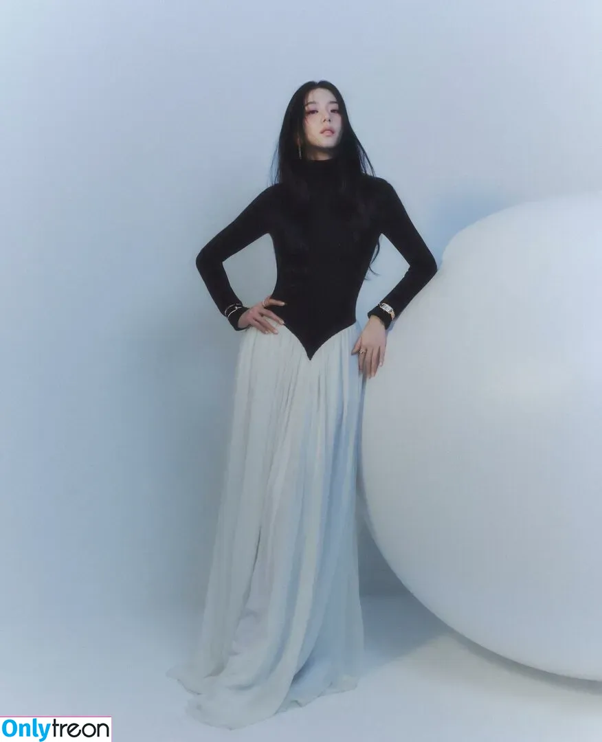 Jisoo nude photo #0394 (BLACKPINK / qenshizu / sooyaaa__)