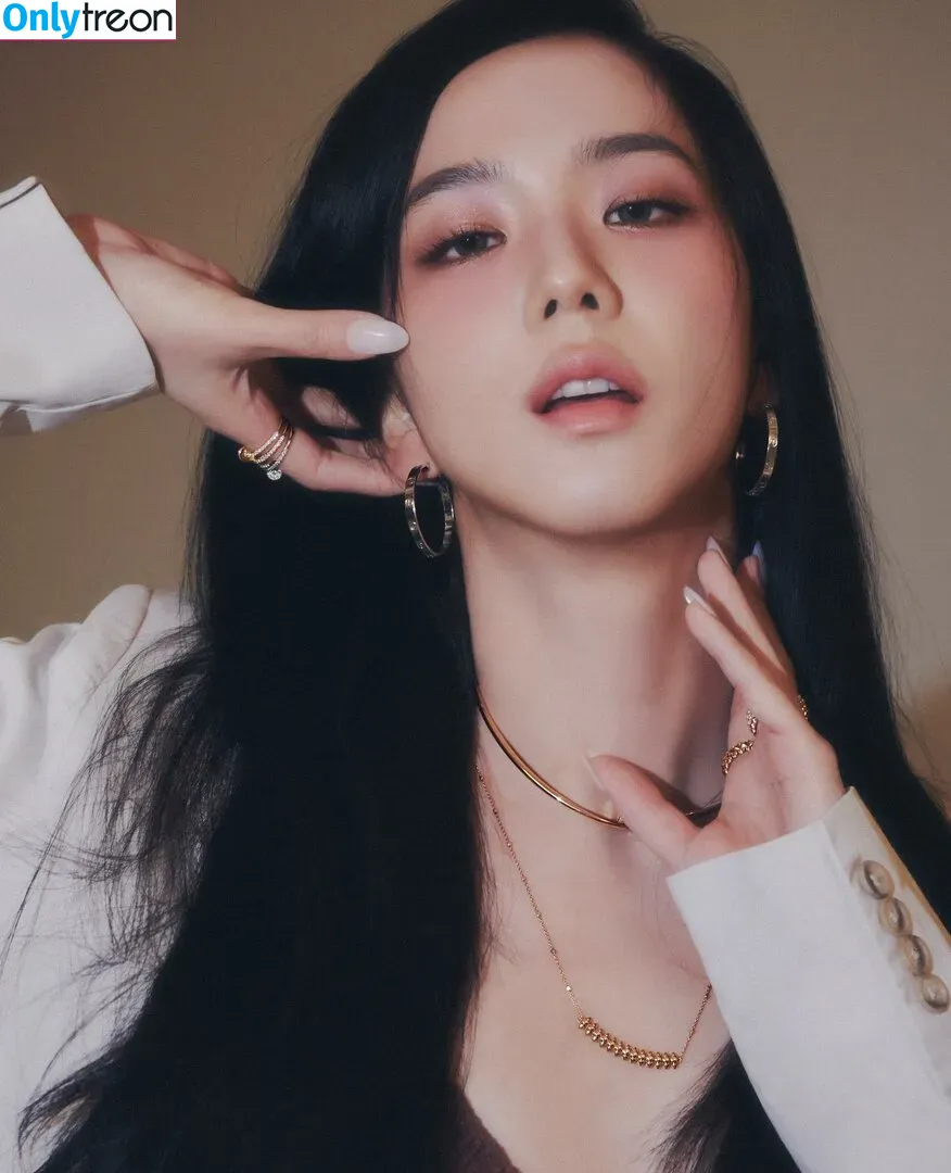Jisoo nude photo #0395 (BLACKPINK / qenshizu / sooyaaa__)
