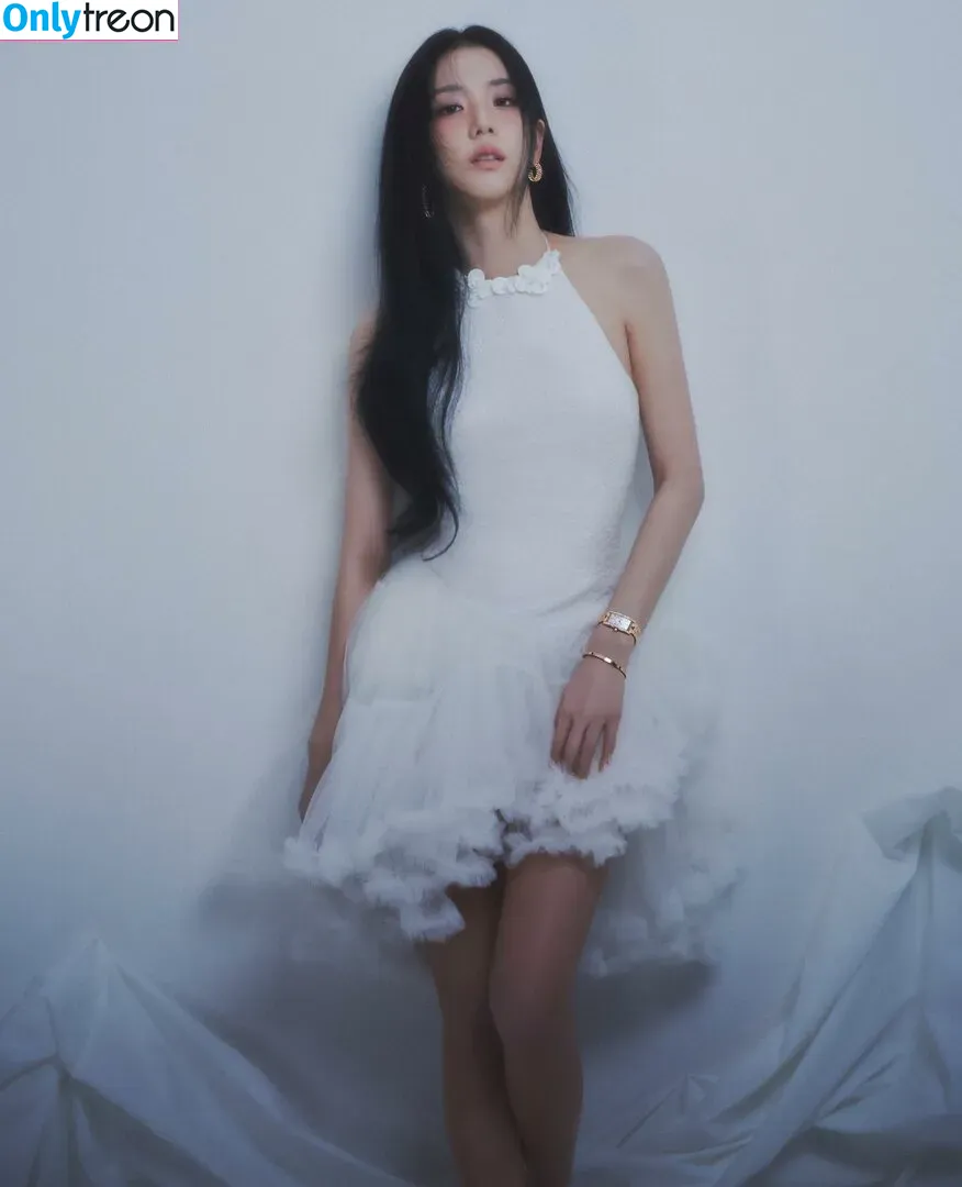 Jisoo nude photo #0397 (BLACKPINK / qenshizu / sooyaaa__)