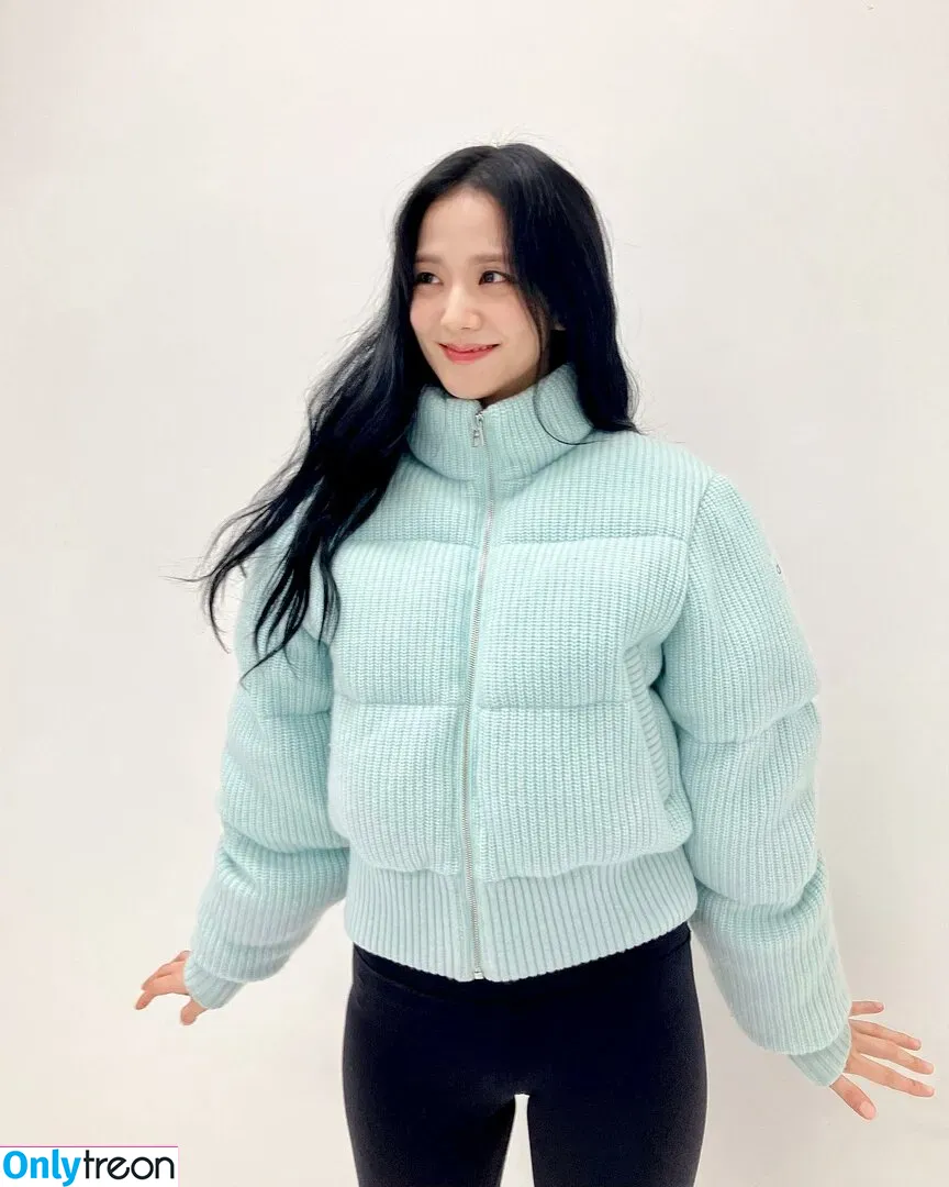 Jisoo nude photo #0409 (BLACKPINK / qenshizu / sooyaaa__)
