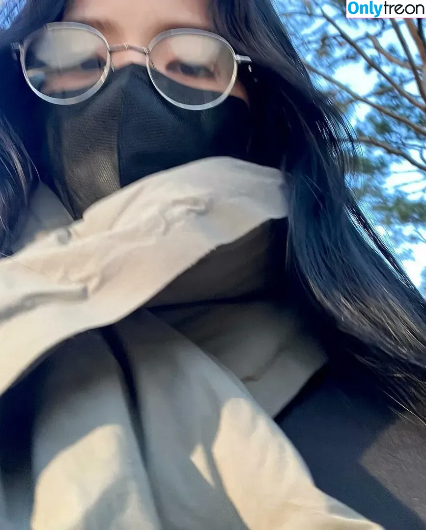 Jisoo nude photo #0430 (BLACKPINK / qenshizu / sooyaaa__)